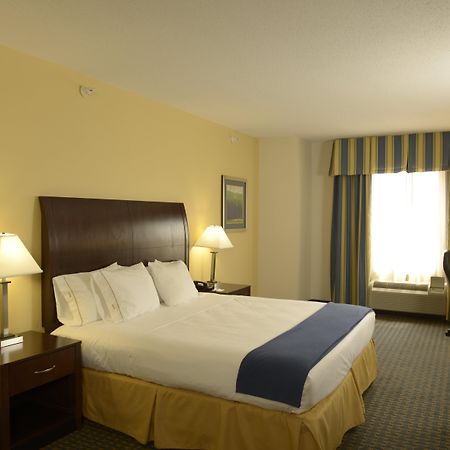Holiday Inn Express & Suites Wilson-Downtown By Ihg Luaran gambar