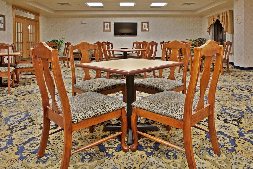 Holiday Inn Express & Suites Wilson-Downtown By Ihg Luaran gambar