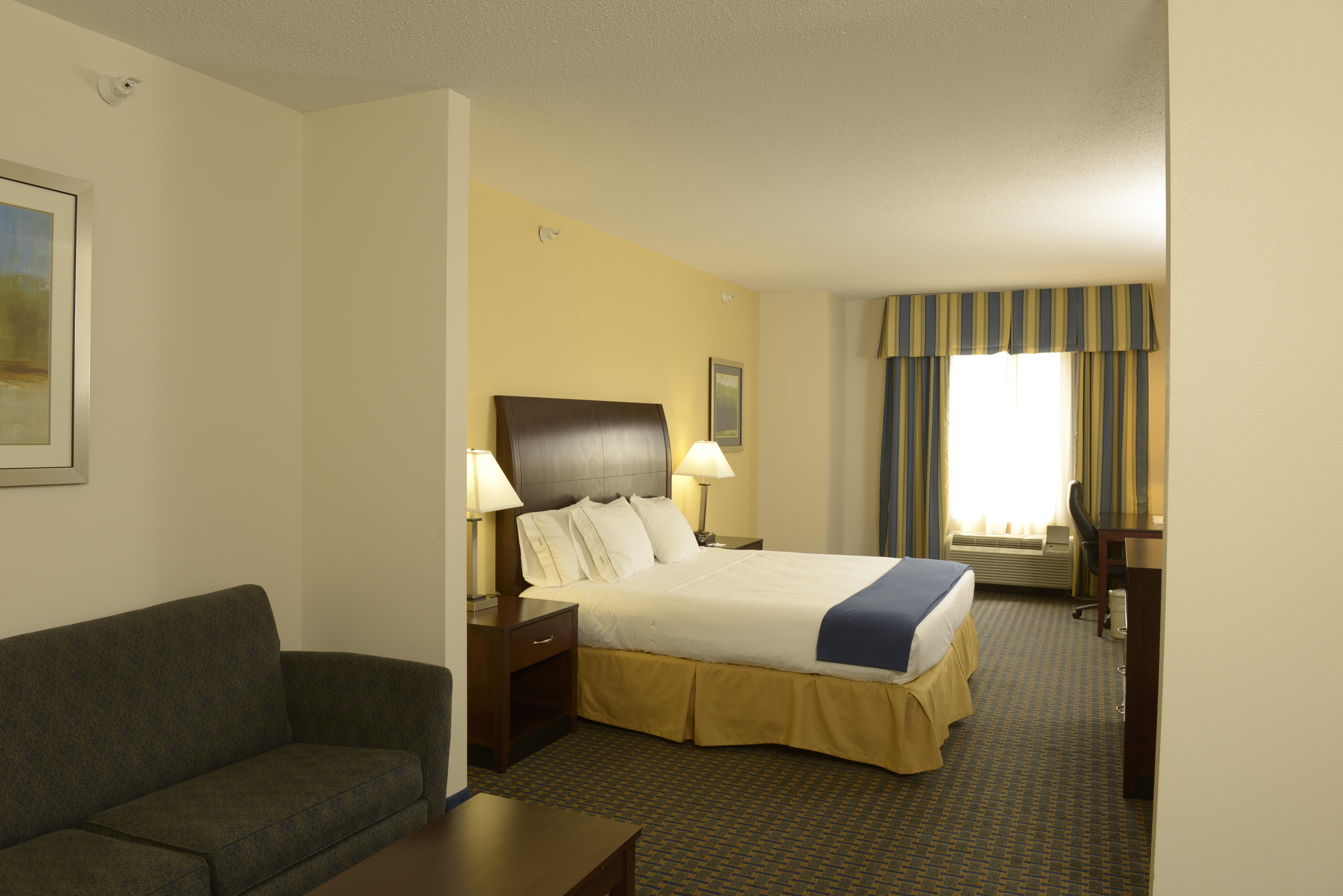 Holiday Inn Express & Suites Wilson-Downtown By Ihg Luaran gambar
