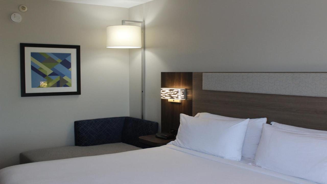 Holiday Inn Express & Suites Wilson-Downtown By Ihg Luaran gambar